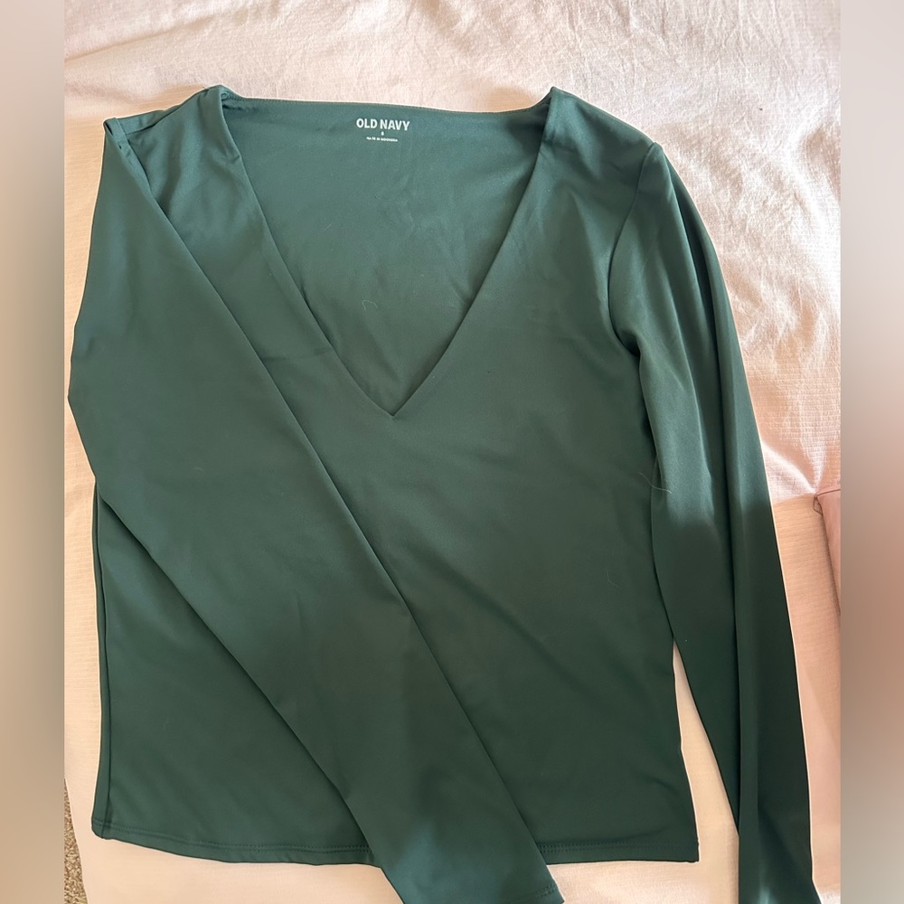 old navy green athletic top